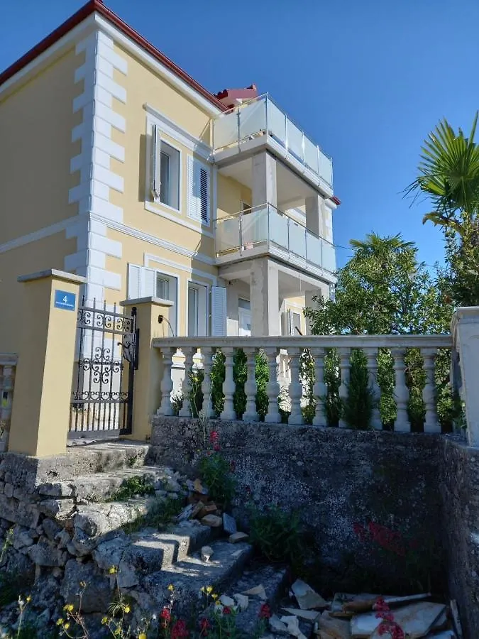 Studio Apartment In Ika With Balcony, Air Conditioning, Wifi, Washing Machine 5025-3