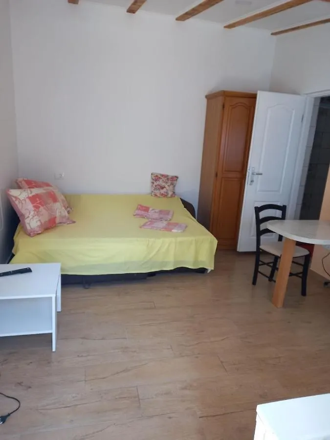 Studio Apartment In Ika With Balcony, Air Conditioning, Wifi, Washing Machine 5025-3 0*,